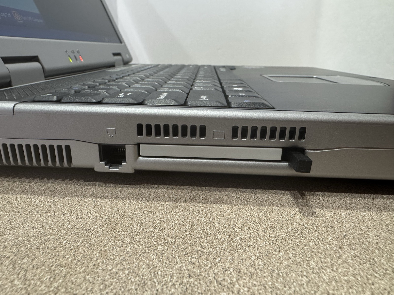 WinBook 8020 Laptop RARE Very Good OEM Windows XP CS1R