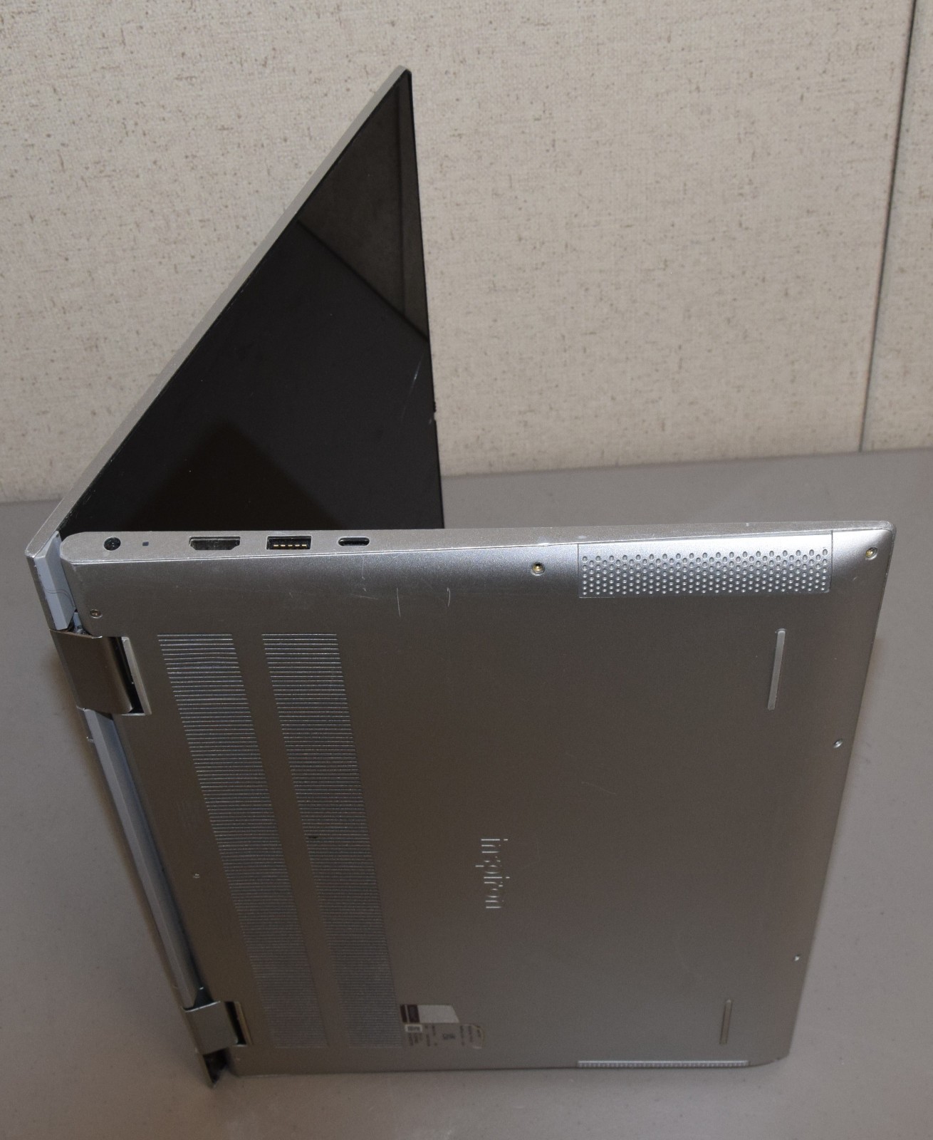 Damaged Cracked Screen Dell Inspiron 7506 2 in 1 15.6″ Laptop Intel i7-1165G7