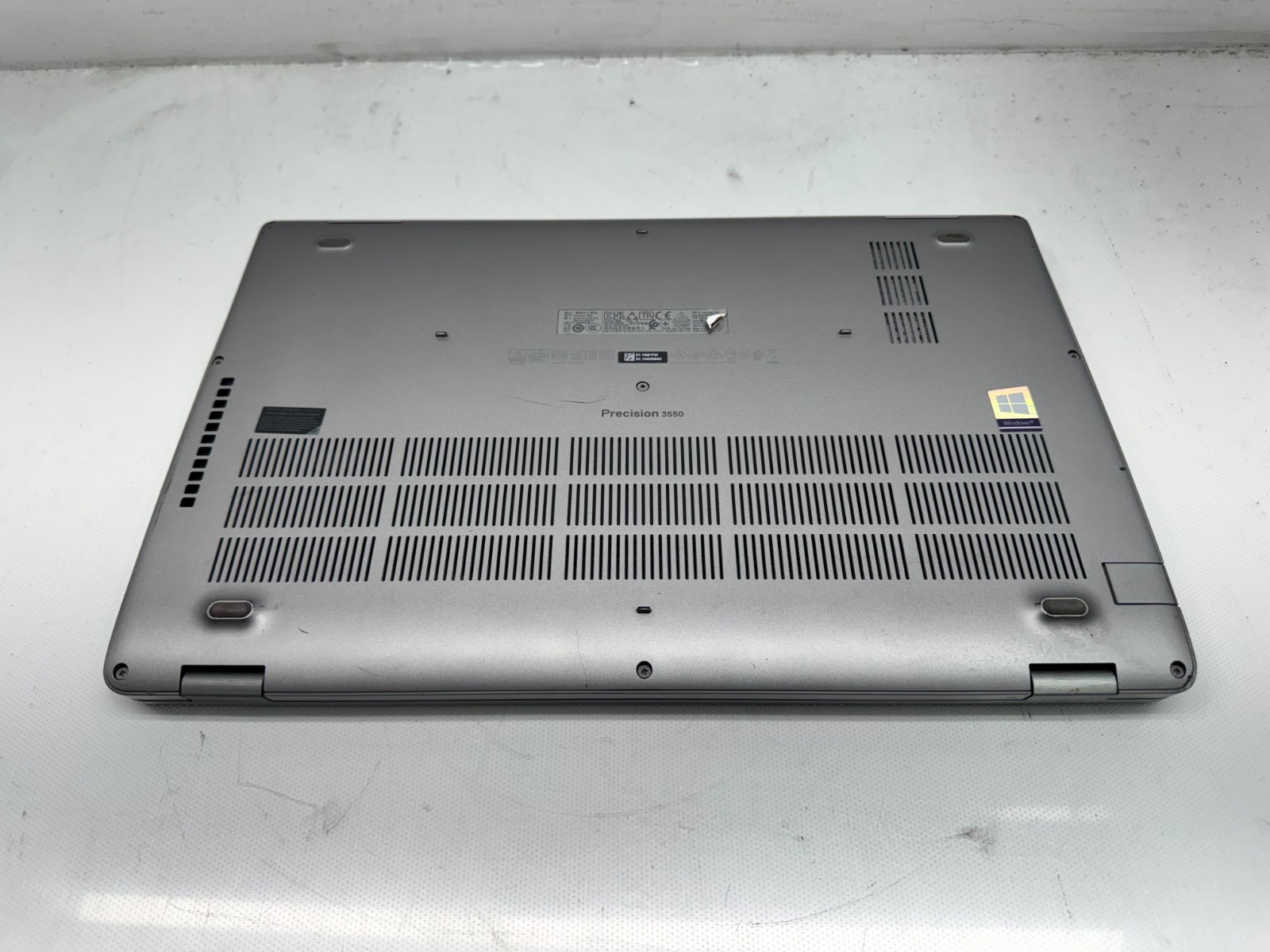Dell Precision 3550 15.6″ Laptop i7-10610U@1.8GHz 16GB 256GB P520 *READ*