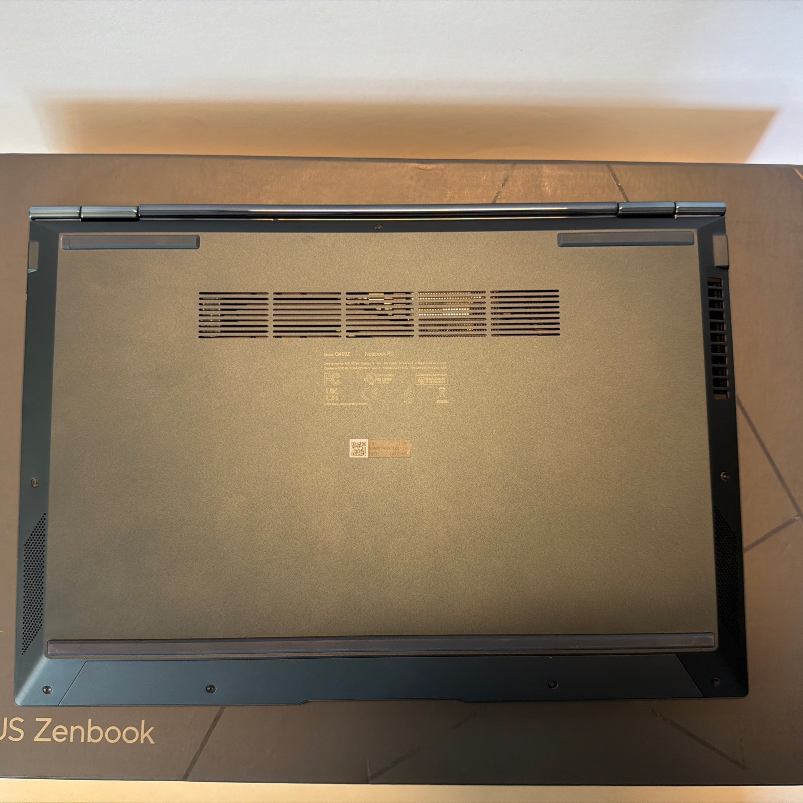 ASUS Zenbook OLED 14″ (256GB SSD, Intel Core i5 12th Gen., 4.40 GHz, 8GB) Laptop