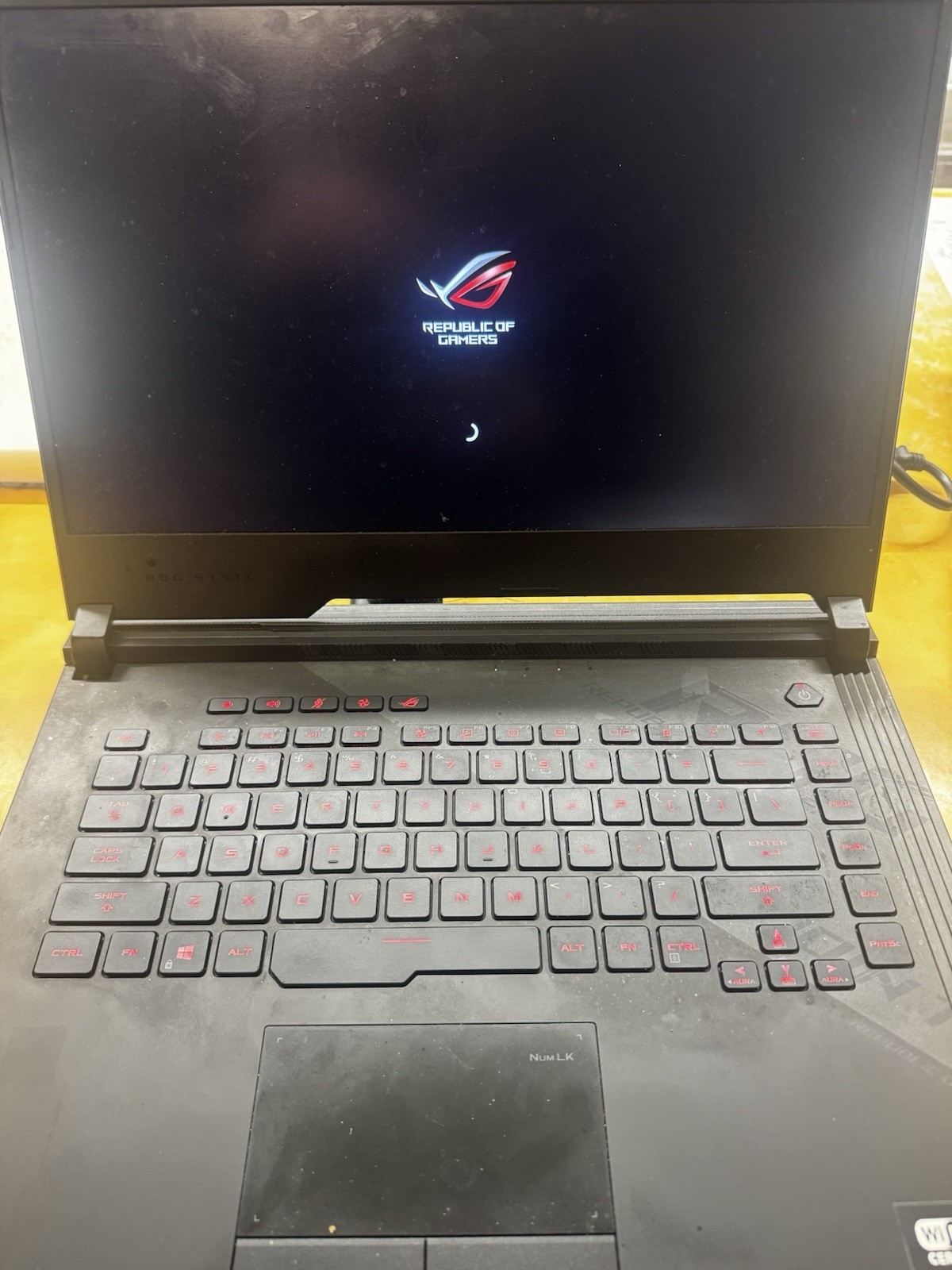ASUS ROG Strix SCAR 15 15.6″ (1TB SSD, Intel Core i7 10th Gen., 2.3 GHz,…