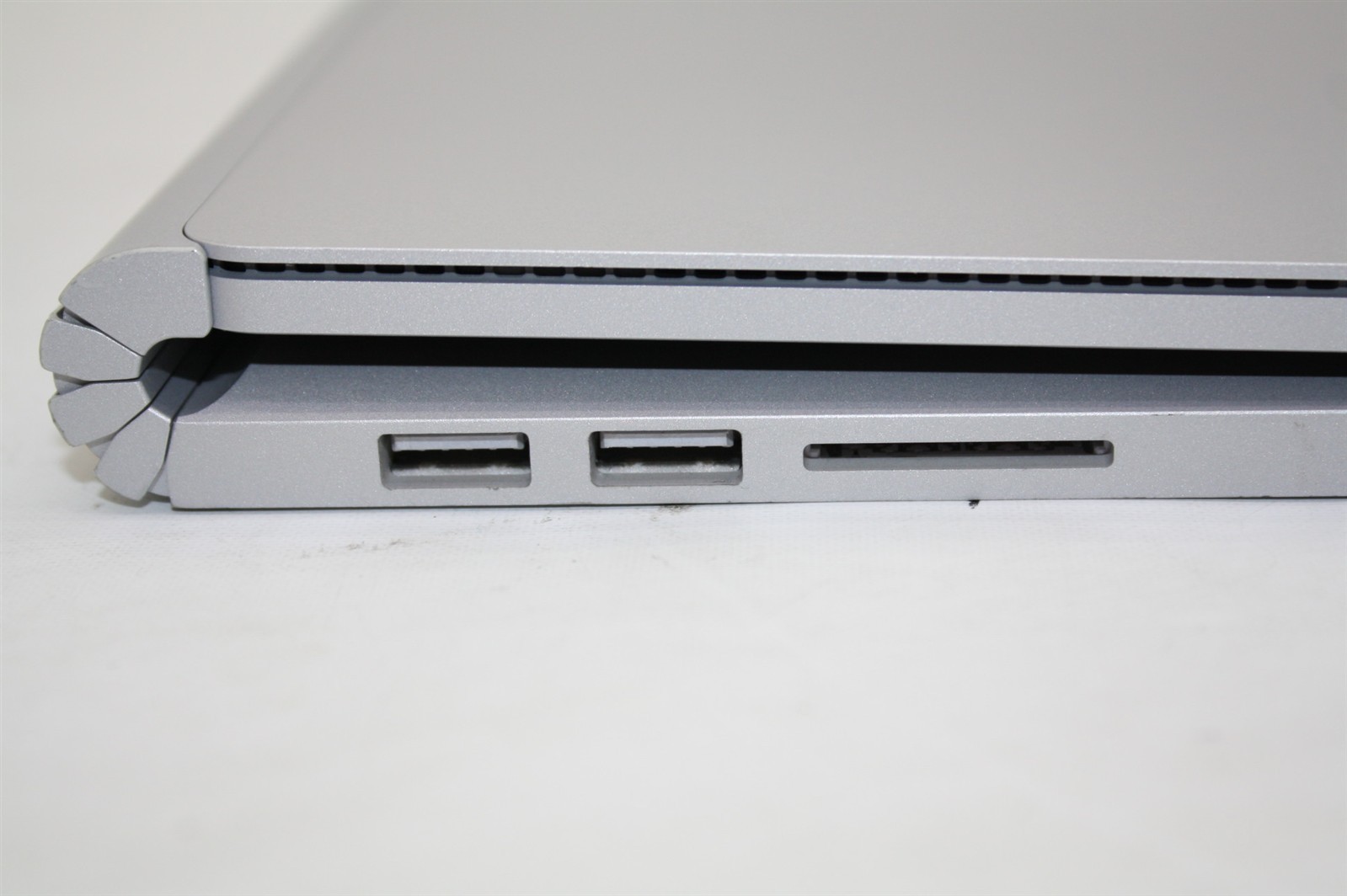 12″Microsoft Surface Book 3 1900 i7-1065G7 1.30GHz RAM 16GB NVMe 256GB GTX 1650