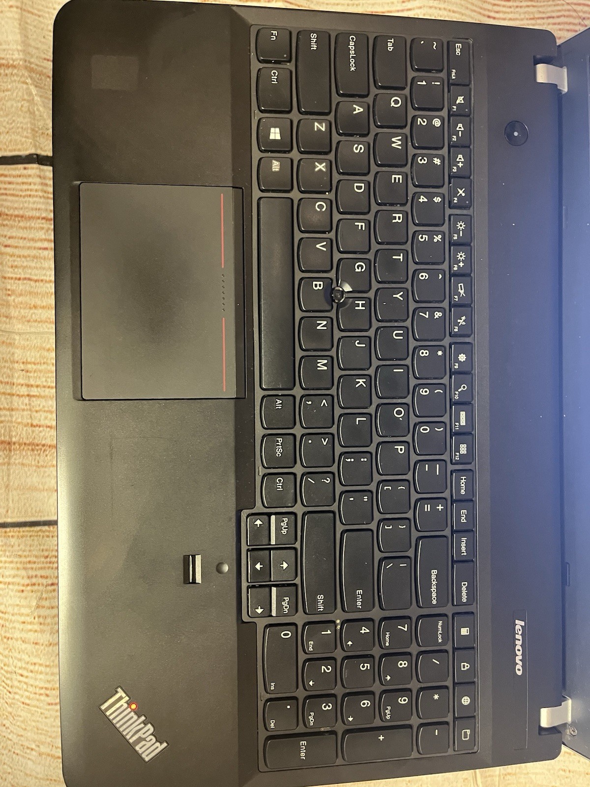 Lenovo ThinkPad E540 15.6″ i5-4200M 8GB RAM 128GB Linux Mint (READ)