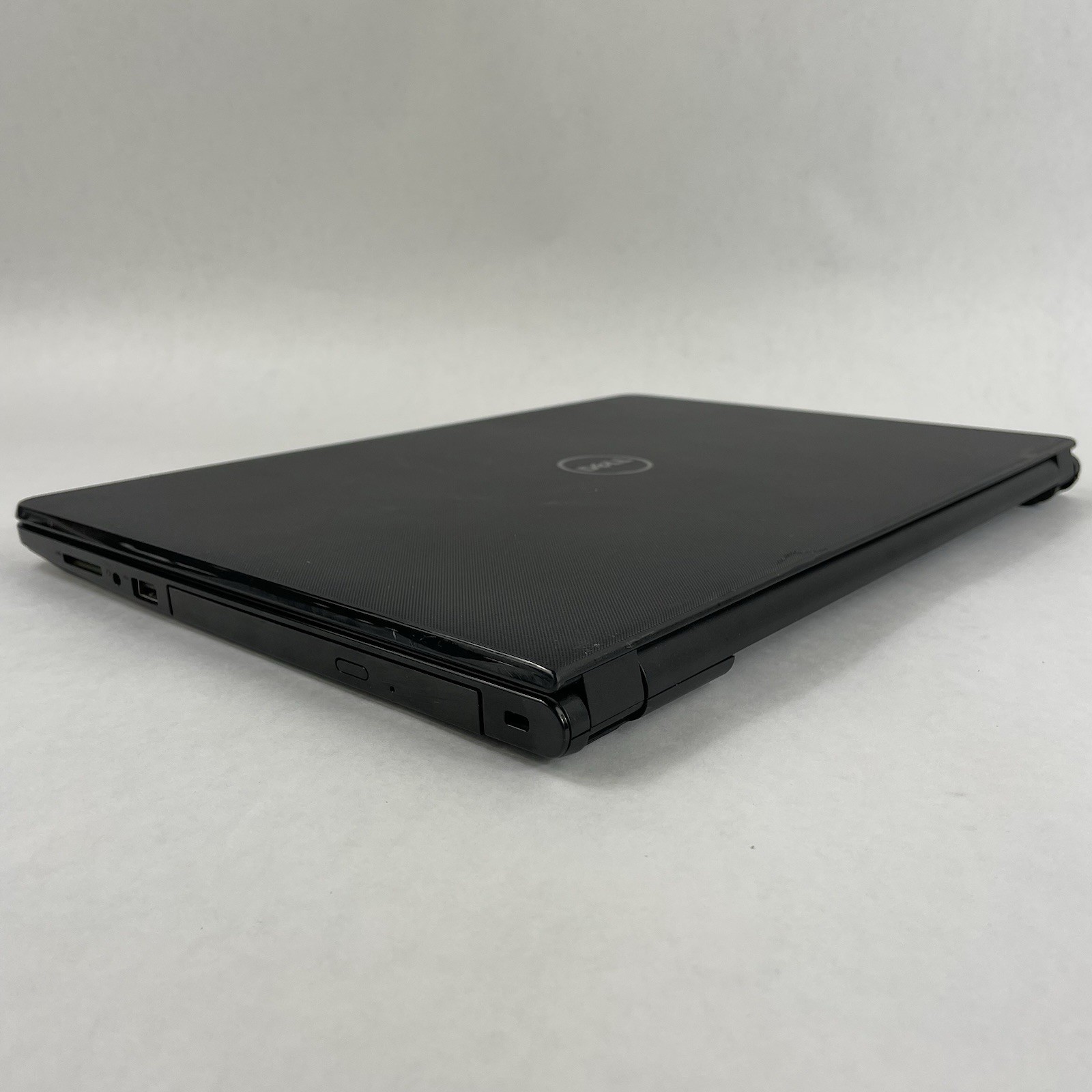 Dell Inspiron 3576 15.6″ i5-8250U 1.60 GHz 8 GB RAM No SSD/OS/AC/Batt