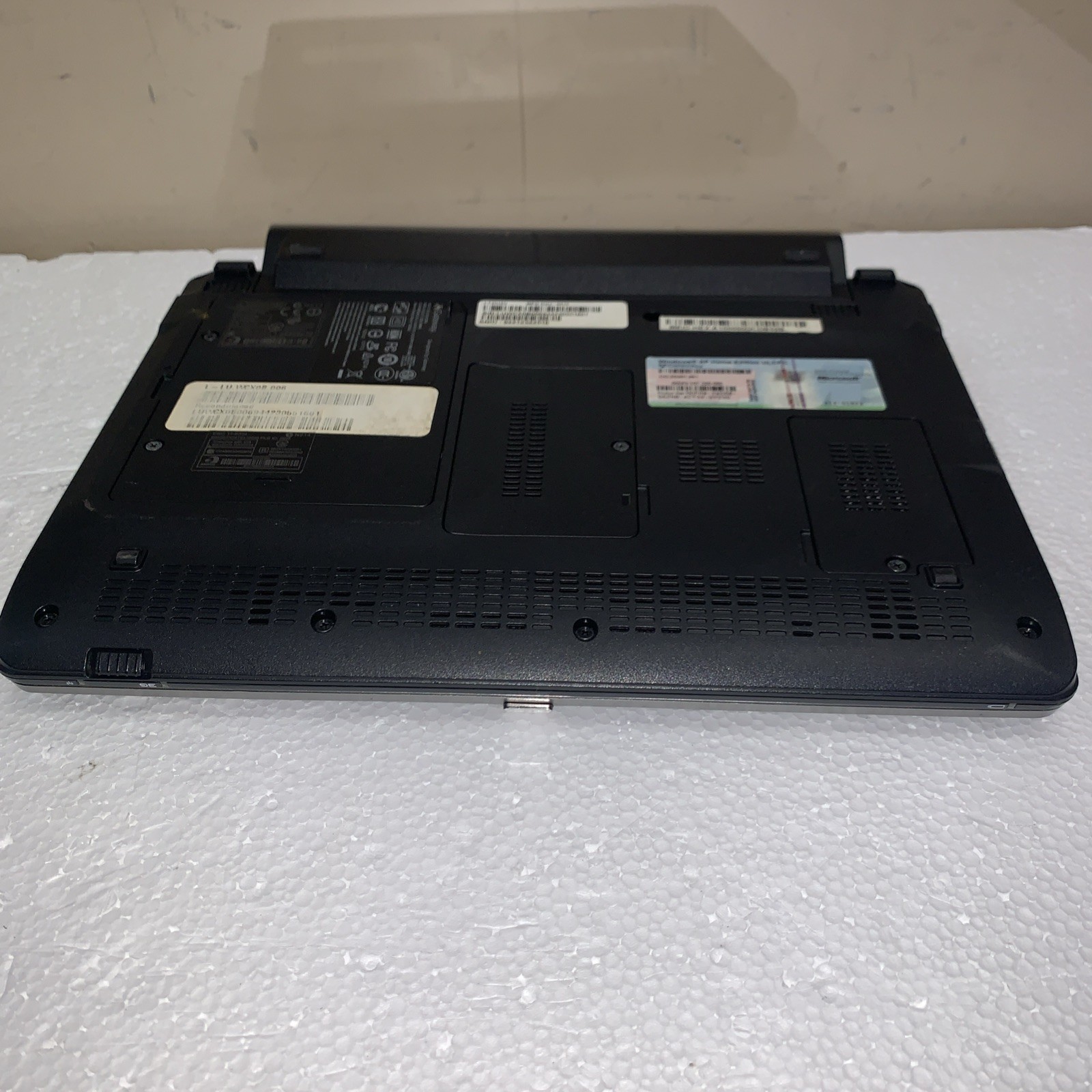 Gateway Netbook KAV6 Intel Atom N270 1.6GHZ 160GB HD 1GB RAM Windows XP PRO SP3