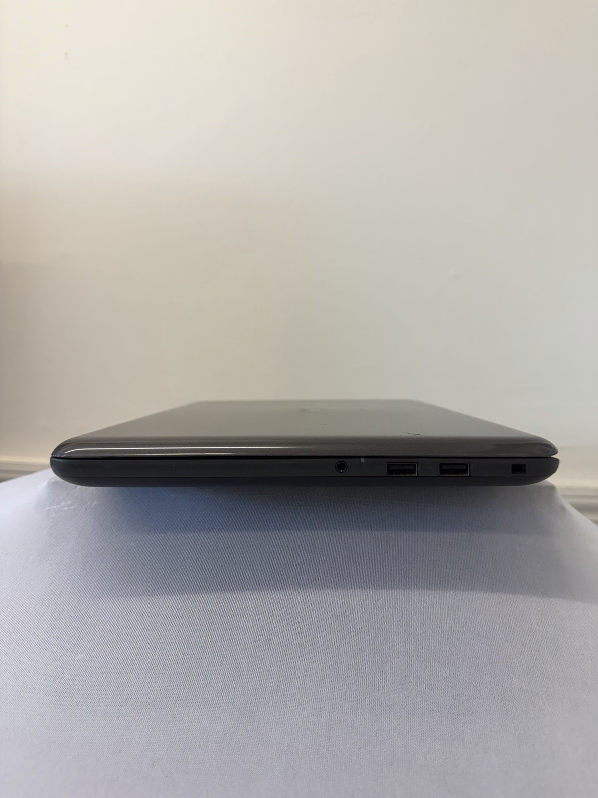 Dell Latitude 3380 Laptop – Good Screen – Intel i3-6006U – RAM 4GB – Read Des