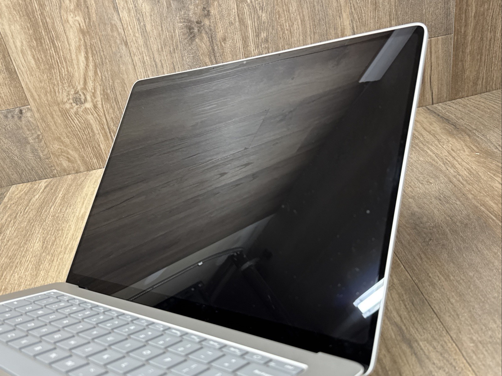 Microsoft Surface Laptop 7 2037 13.8″ Snapdragon X 3.4GHz 16GB RAM 512GB SSD