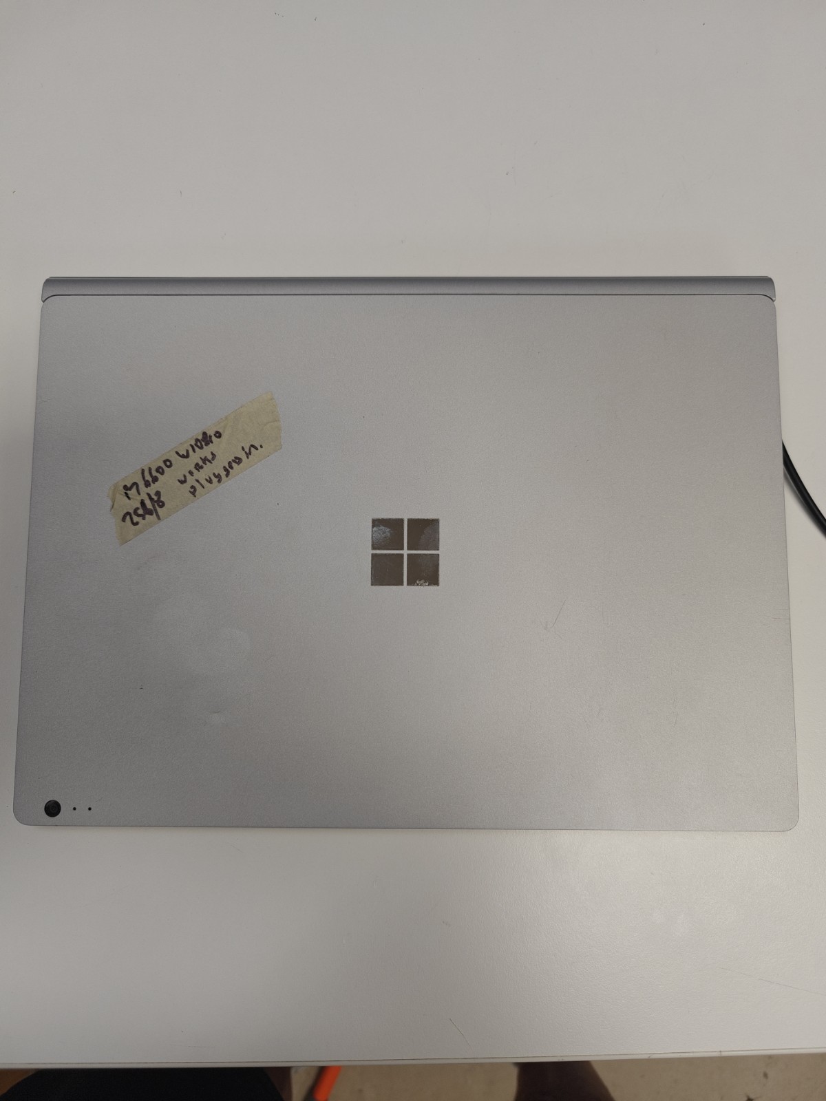 Only Works Plugged In Microsoft Surface Book 13.5 i7 256/8 GB W10 Pro #SB13