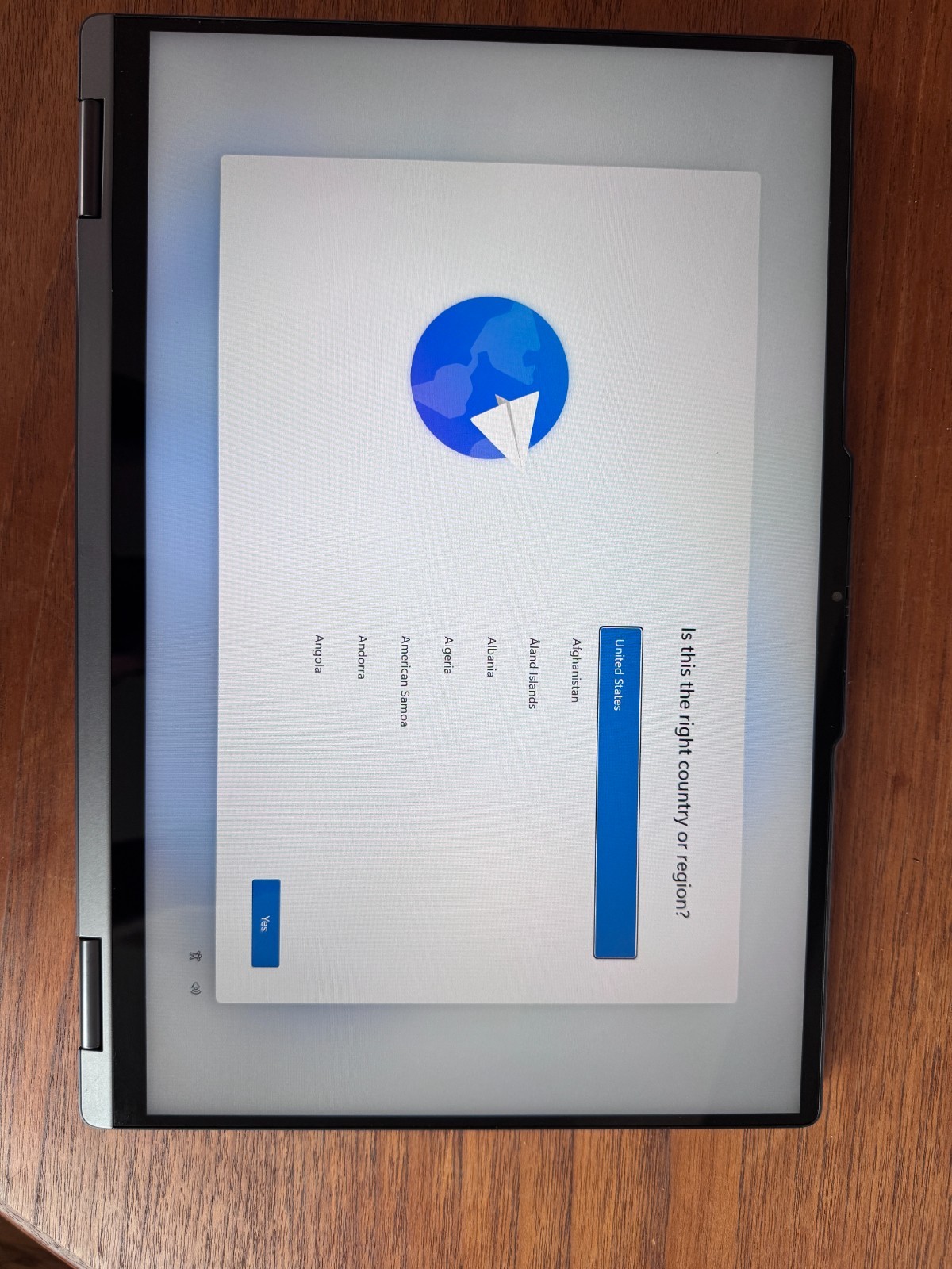 Lenovo Yoga 7i 16” (512GB SSD Intel Core i7-1355U 5GHz 16GB RAM) Touch