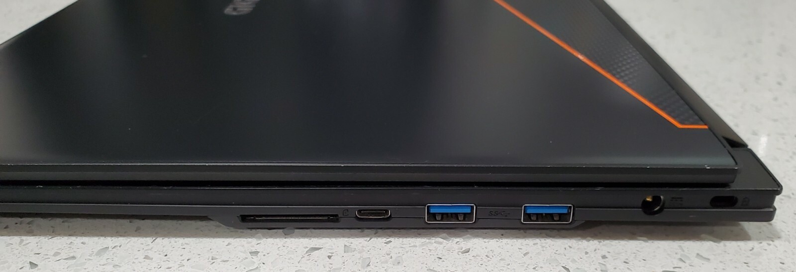 Gigabyte Aero 15 Laptop (Intel Core i7 / NVIDIA GTX 1060)