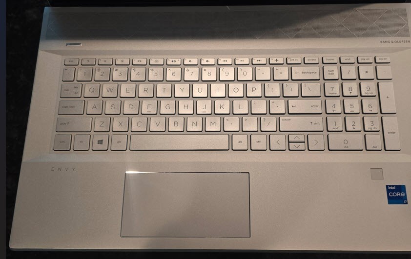 HP 17M ENVY TOUCH CE+i7-1051U@4.9GHz+1TB G4 SSD+1TB SATA+32GB RAM+NVIDIA MX250