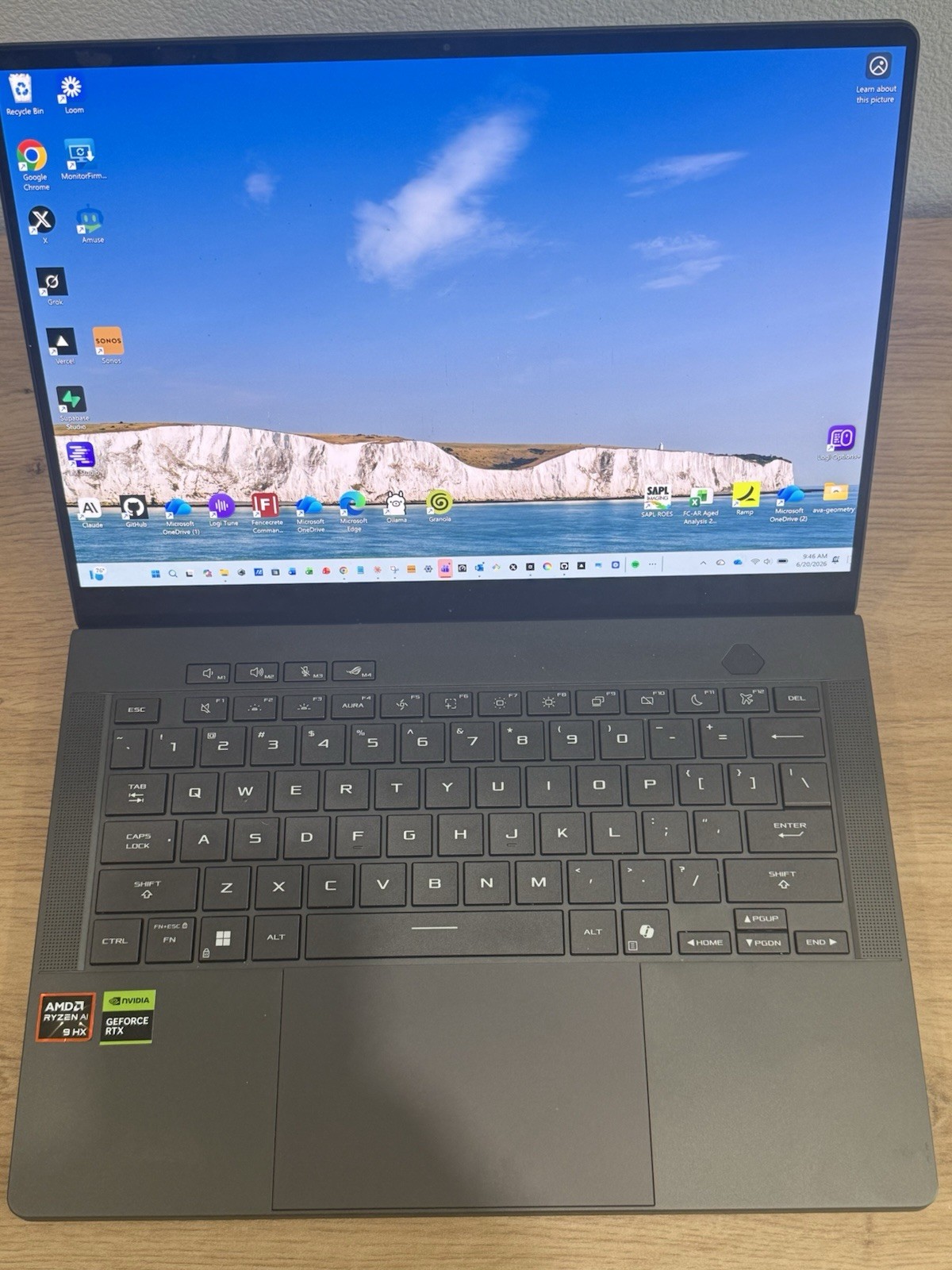 ASUS ROG Zephyrus G14 14″ OLED 3K 120Hz-Ryzen AI 9 HX 370 – 32GB -RTX 5070 Ti