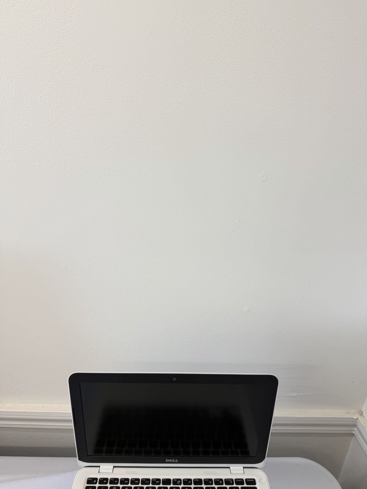 Dell Inspirion 11-3162 Laptop – Good Screen – Intel Celeron N3050 – Read Des