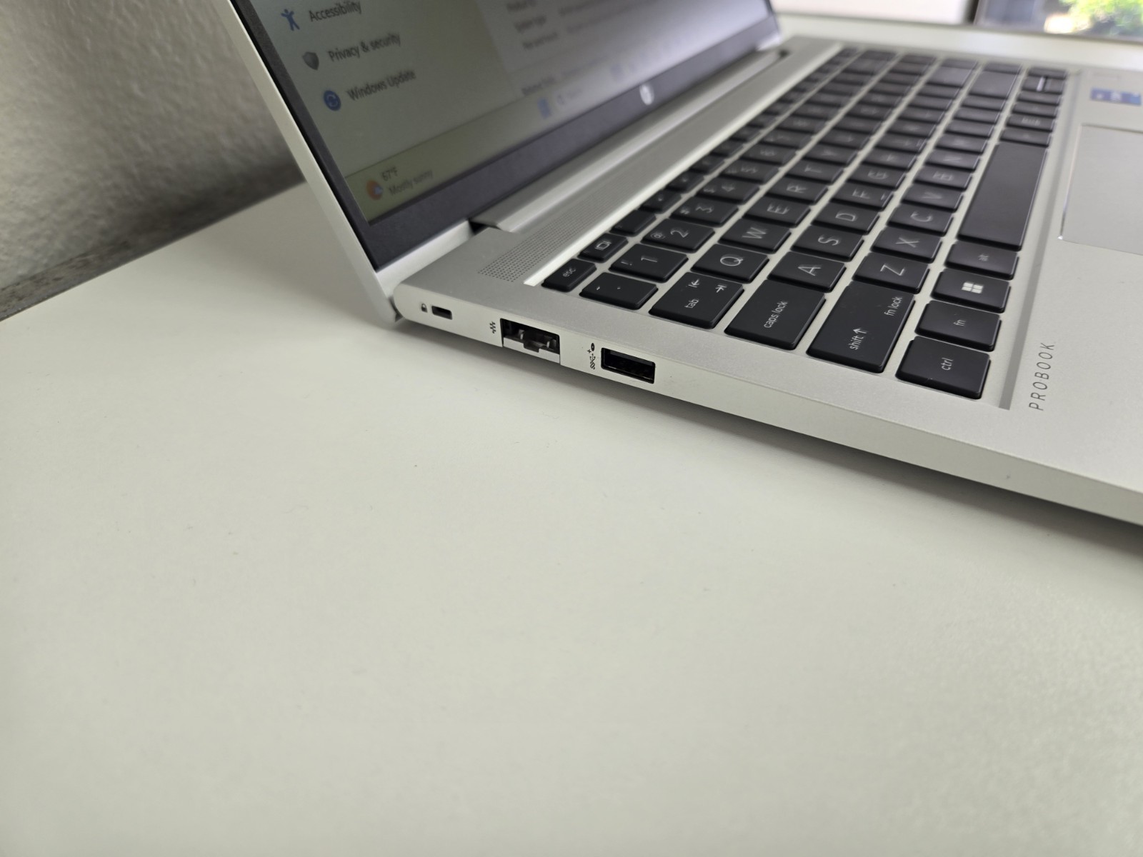 HP ProBook 440 G9 Core i5-1235U 1.30 GHz 16 GB DDR4 256 GB NVMe Windows 11 Pro