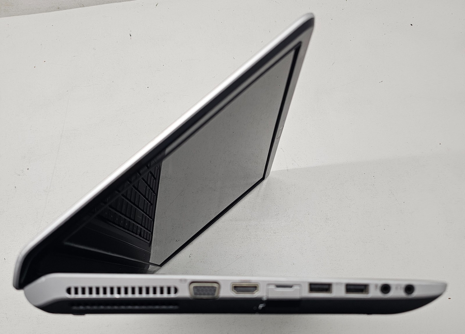 HP Envy dv6-732cl 15.6″ Laptop AMD Vision A8 No RAM/HD/OS/BATT/POWER (FL)