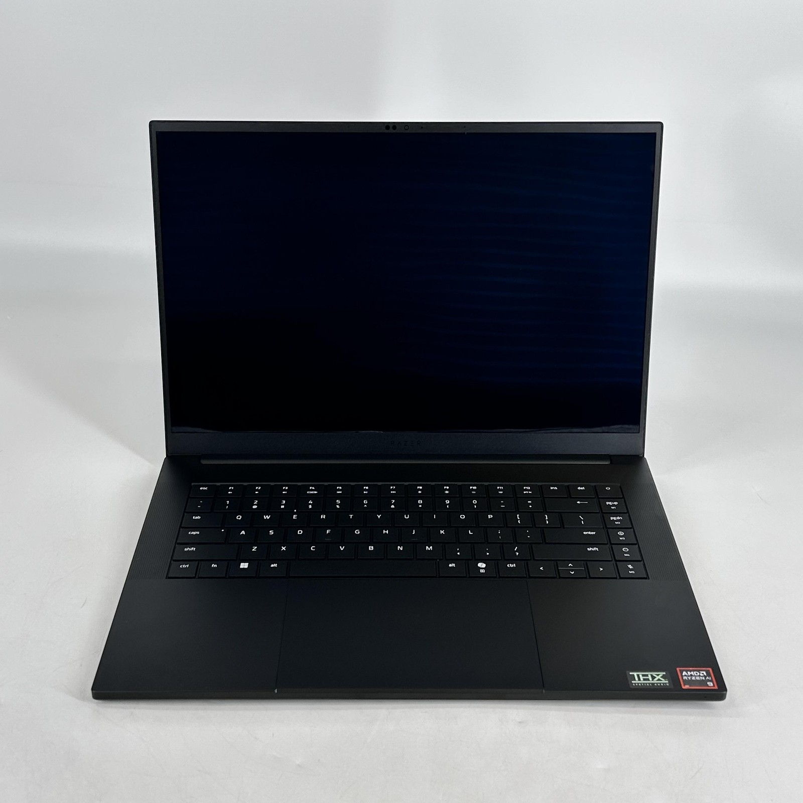 Razer Blade 16 240Hz QHD+ 2025 2.0 GHz Ryzen AI 9 365 16GB 1TB SSD RTX 5060
