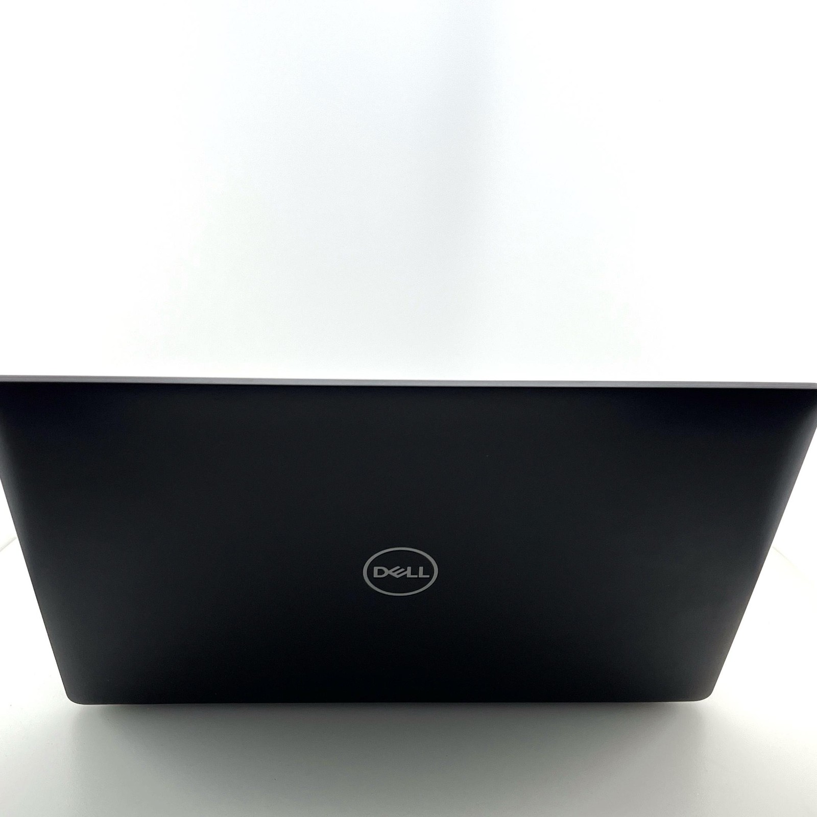 Dell Latitude 3301 Core i3-8145U@ 3.9 GHz 128GB SSD 4GB RAM Win 11 Pro
