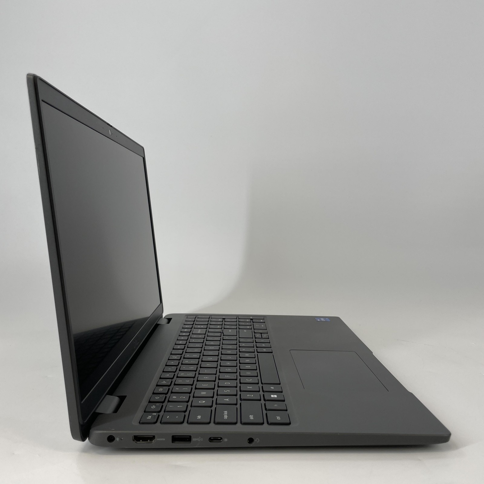 Dell Latitude 3540 15.6 Gray FHD 1.7 GHz i7-1355U 16GB RAM 256GB SSD Good