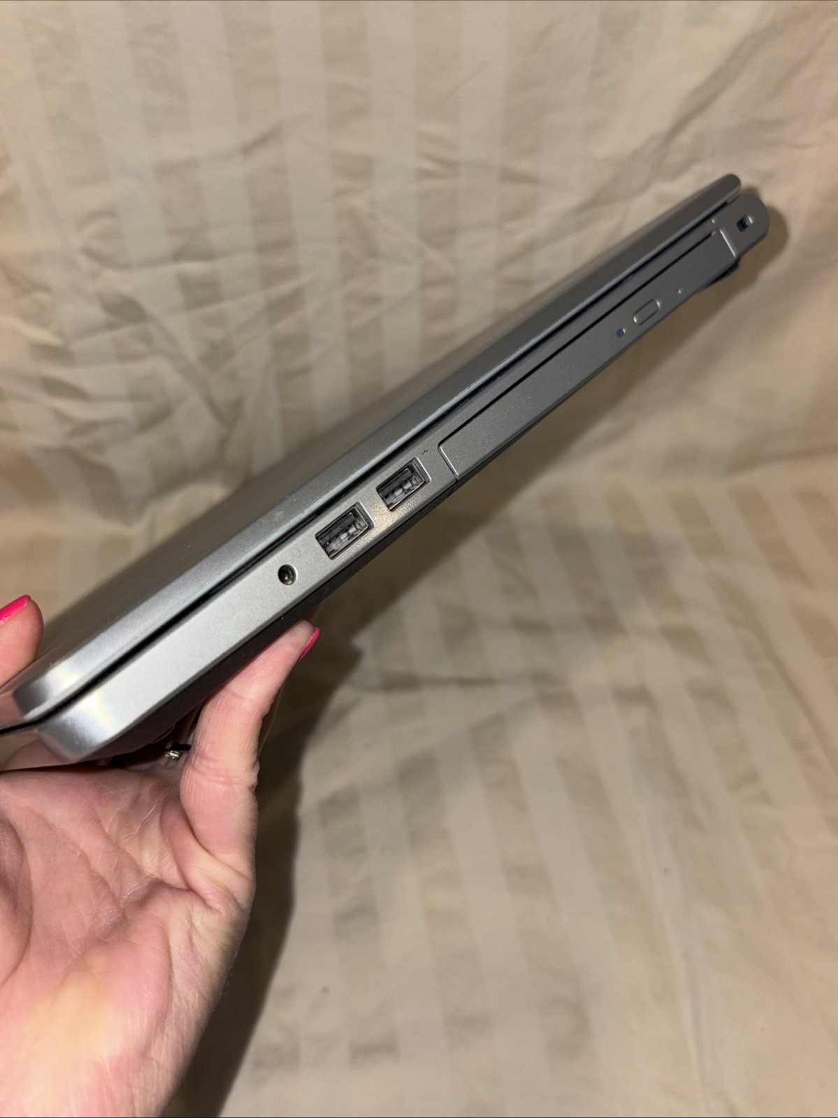 Dell Inspiron 15 i5558 15.6″ Notebook – i5-4210U 1.70 GHz, 4 GB, 500 GB, Win 10