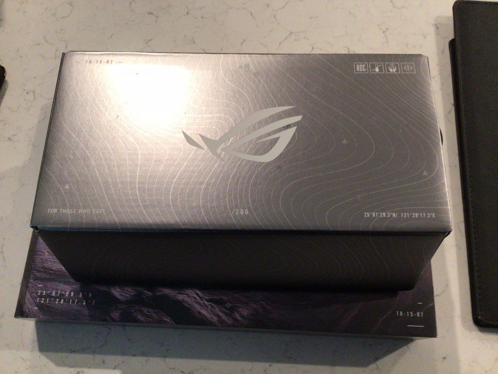 ASUS – ROG Flow Z13 13.4″ 180Hz 128gb RAM 2TB SSD AMD Ryzen AI Max+395