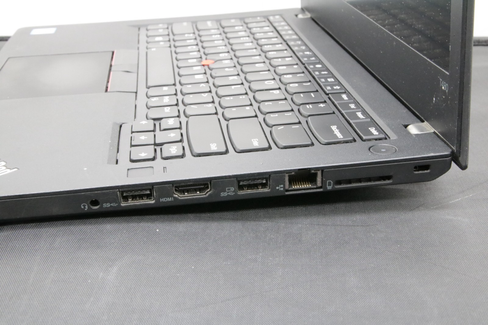 Lenovo ThinkPad T480 – i7-8650U – 8GB, No SSD, No Windows +Adapter