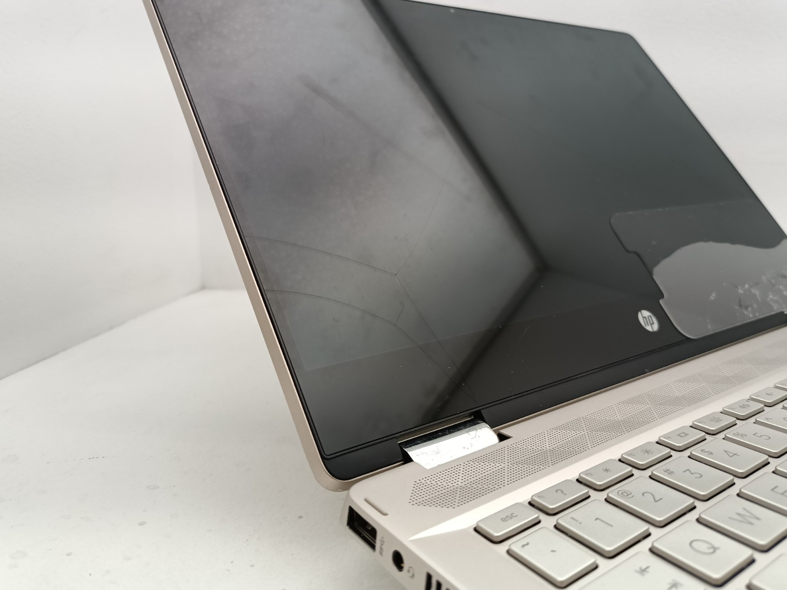 HP Pavilion x360 Convertible 14m-dh0003dx Intel Core i5 8th Gen 8GB 128GB #91