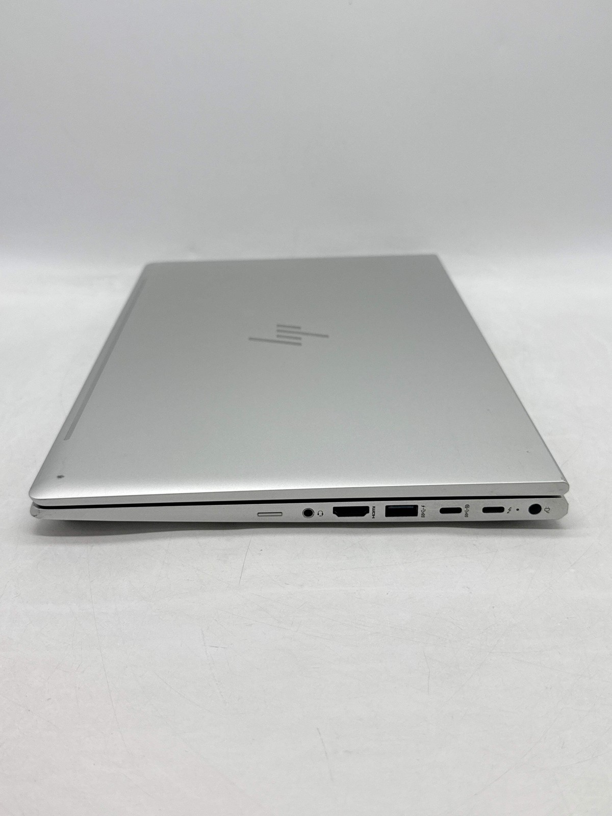 HP EliteBook 640 G10 14.0″ Touch Core i5-1335U 256GB SSD 8GB RAM- Screen Marks