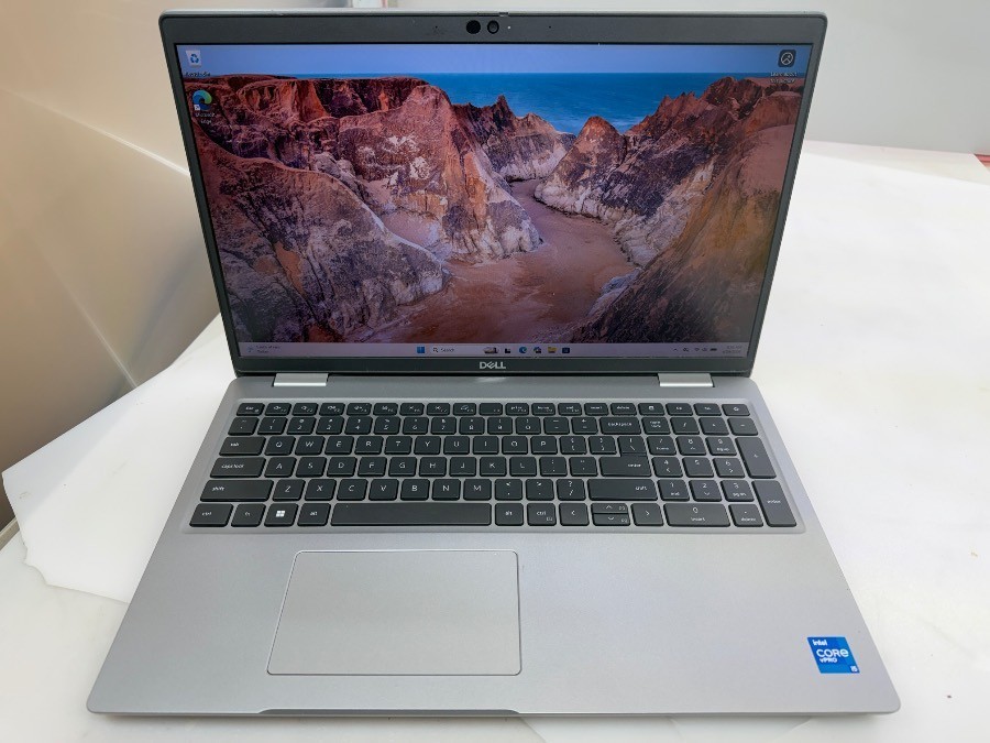 DELL LATITUDE 5520 i5-1145G7@2.60GHz 16GB RAM 256GB SSD NVMe W11P READ*