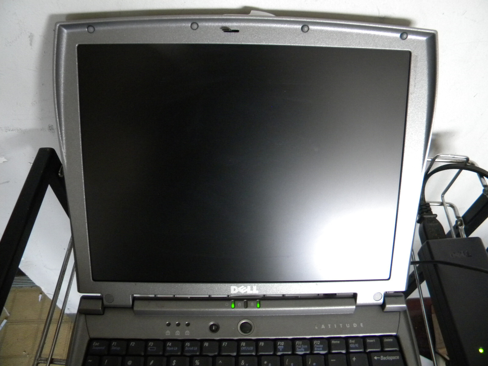 Dell Latitude C400 P3 III 866 MHz 512MB 40GB XPP 9 Pin Serial DB9 Diagnosed CMOS
