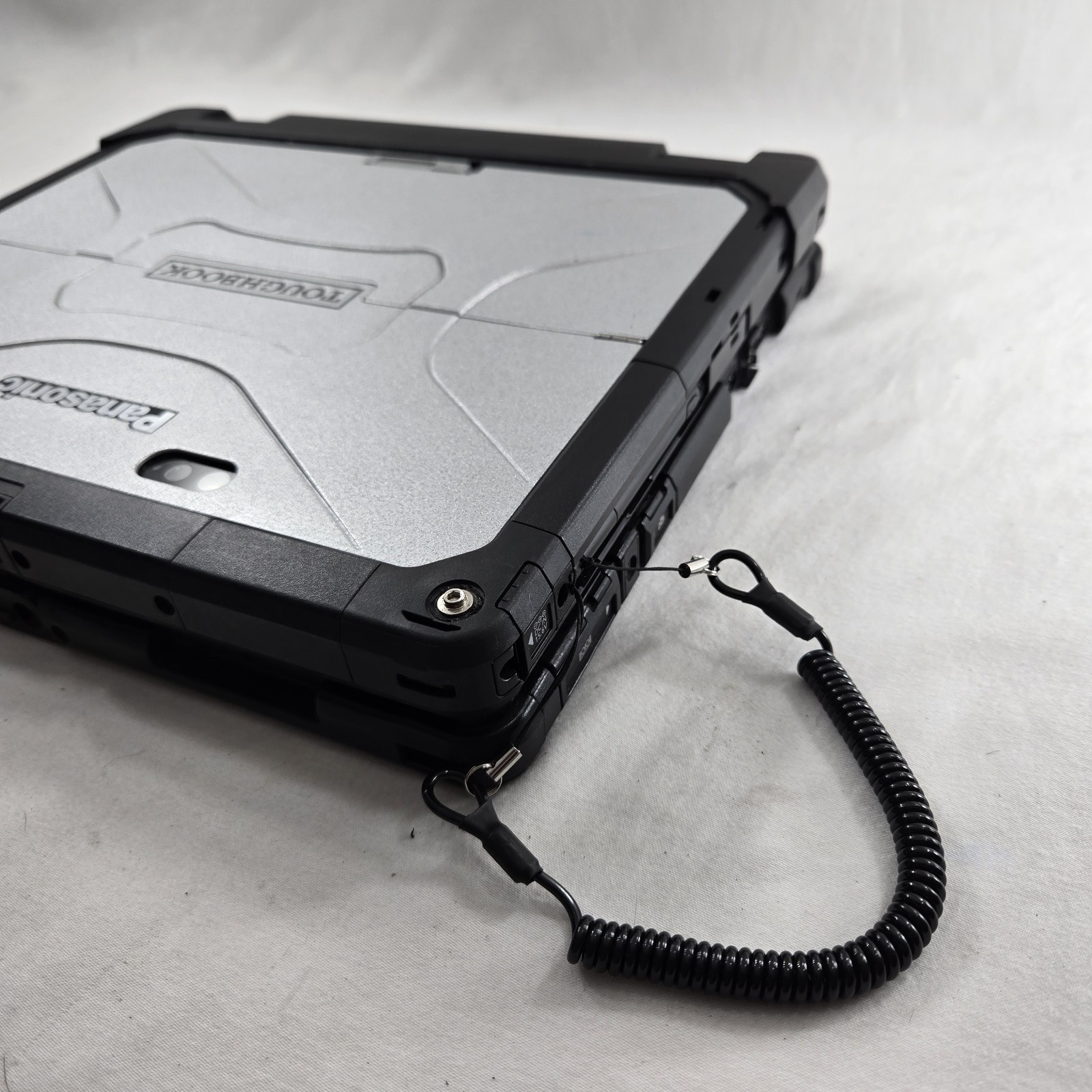 Panasonic Toughbook CF-33 i5-7300U 2.6GHz 256GB SSD 8GB Ram 4G – GPS — Grade B-