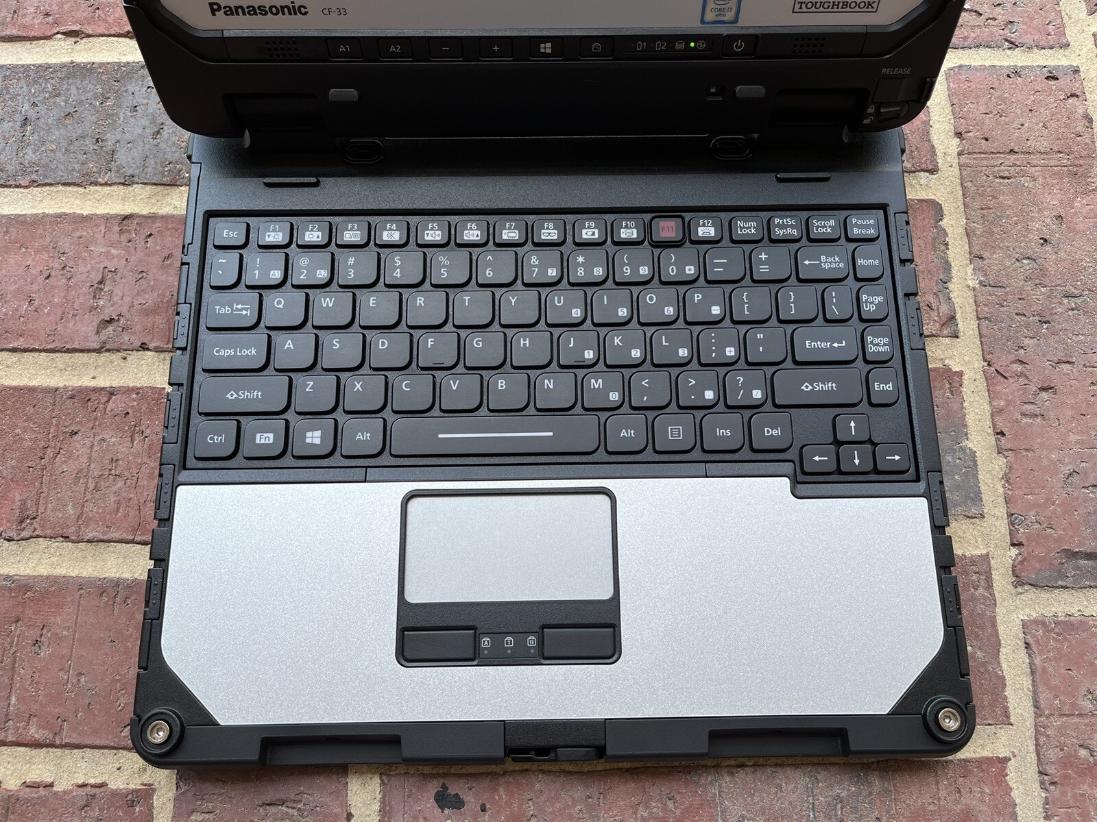 Panasonic Toughbook CF-33 2.80GHz Win 11 Core i7-7600U 16GB RAM 1TB SSD 4830Hr