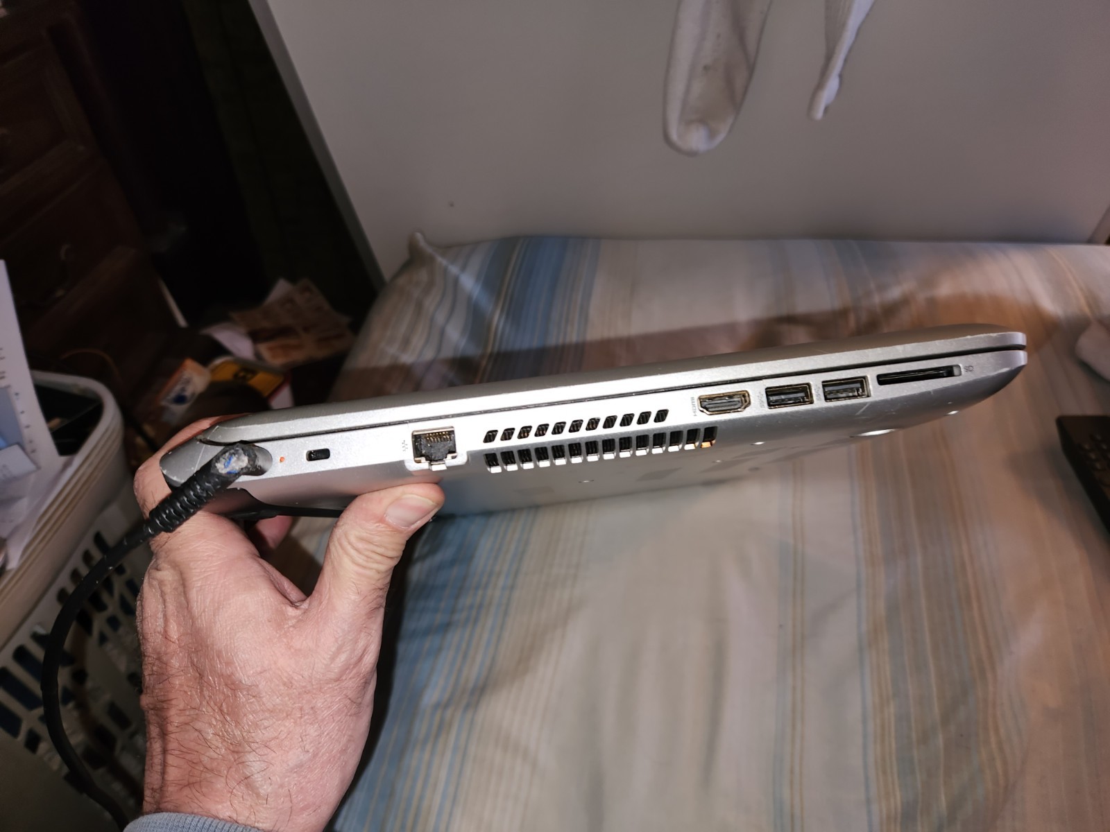HP PAVALION 17 NOTEBOOK COMPUTER Beats Audio 8GB RAM AMD A10-5745M APU works
