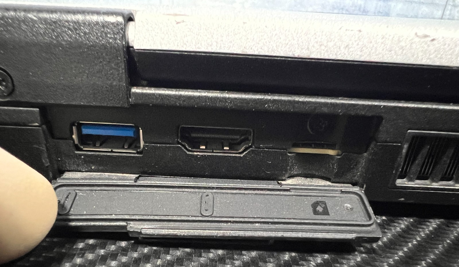 Panasonic Toughbook FZ-55FZ-14VM i7-1185G7,16GB,256GB(NVMe),Iris Xe video,490Hrs
