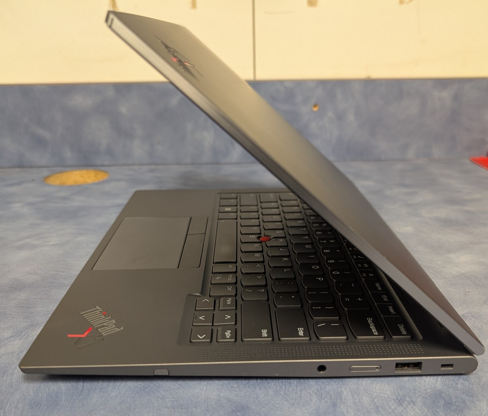 Lenovo THINKPAD X1 YOGA GEN 8 14″ i7 13th 32GB RAM 1TB SSD Win 11 Pro