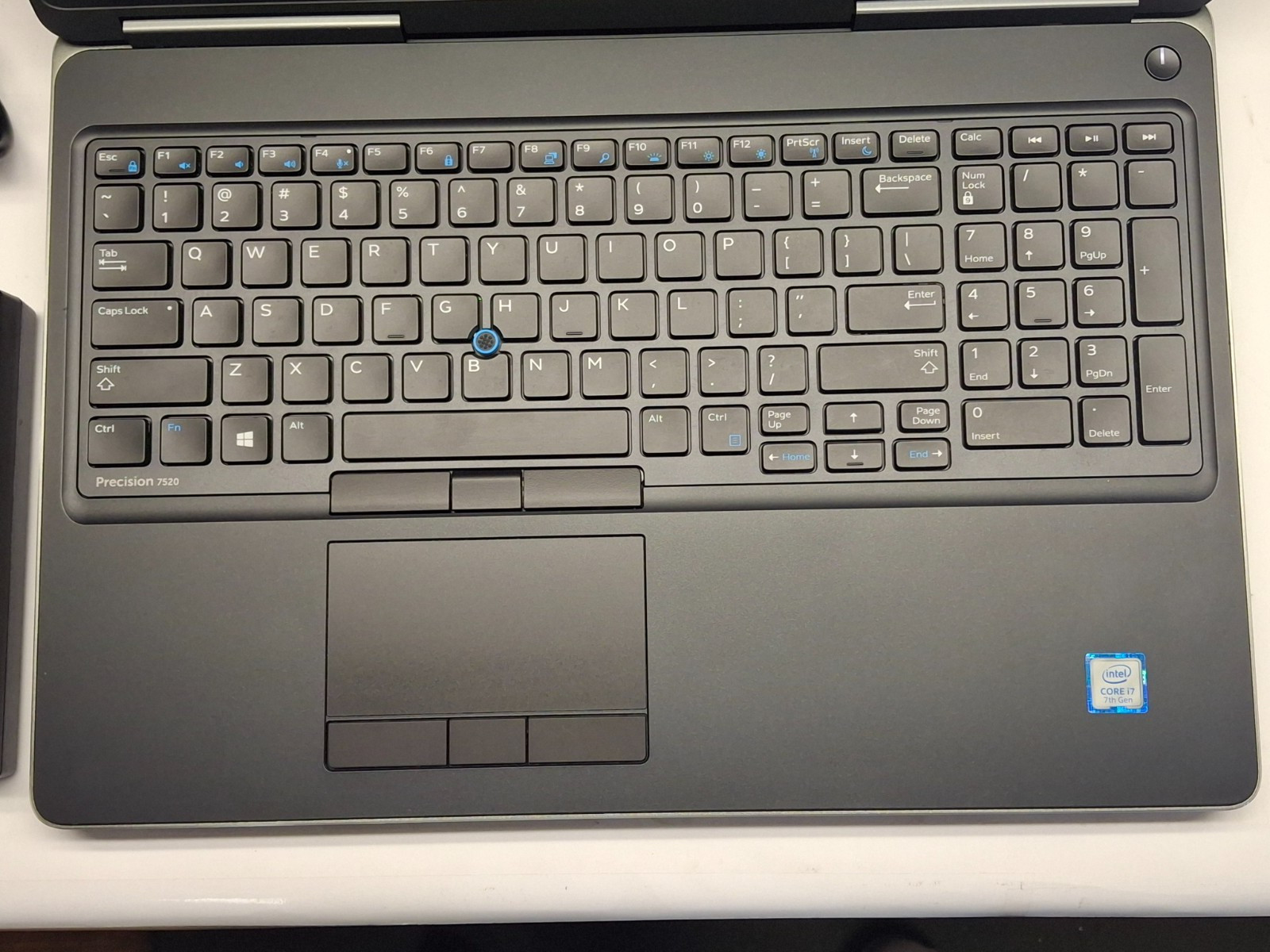 Dell Precision 7520 15.6 FHD i7-7820HQ 2.90GHz 16GB 256GB SSD Quadro M2200