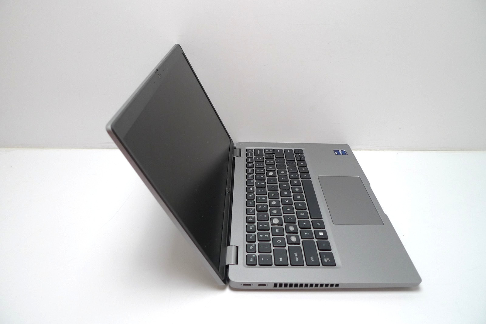 Dell Latitude 5430 | i5-1235U | 16GB RAM | 512GB NVMe | Linux, Charger, Key Wear