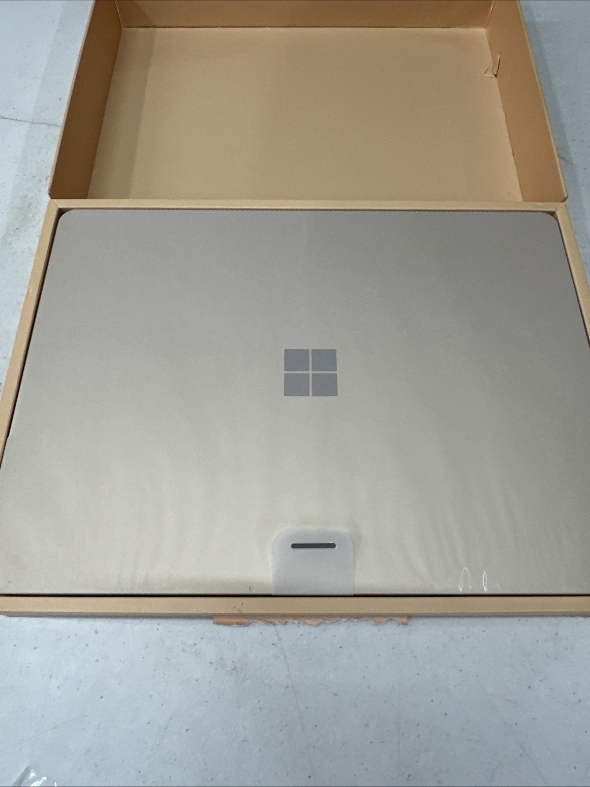 Microsoft Surface Laptop Copilot+ PC 13.8″ TouchScreen Snapdragon X Plus 7th Ed.