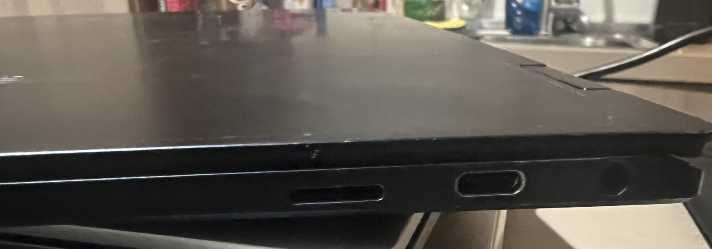 Samsung Galaxy Pro 360 15″ Intel Core i7 EVO 16GB RAM 1TB SSD – Cracked Screen