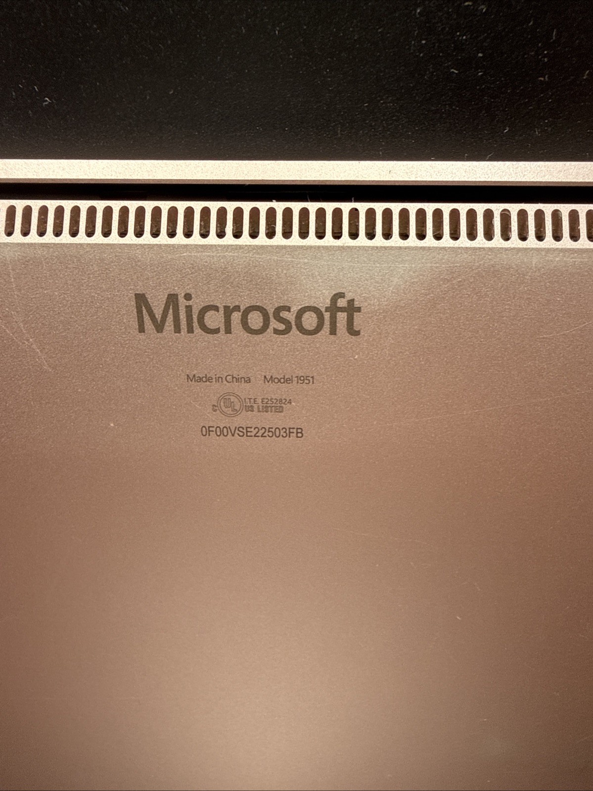 Microsoft Surface Laptop Model 1951 8 GB Ram/ 512 GB with Power Cord TESTED