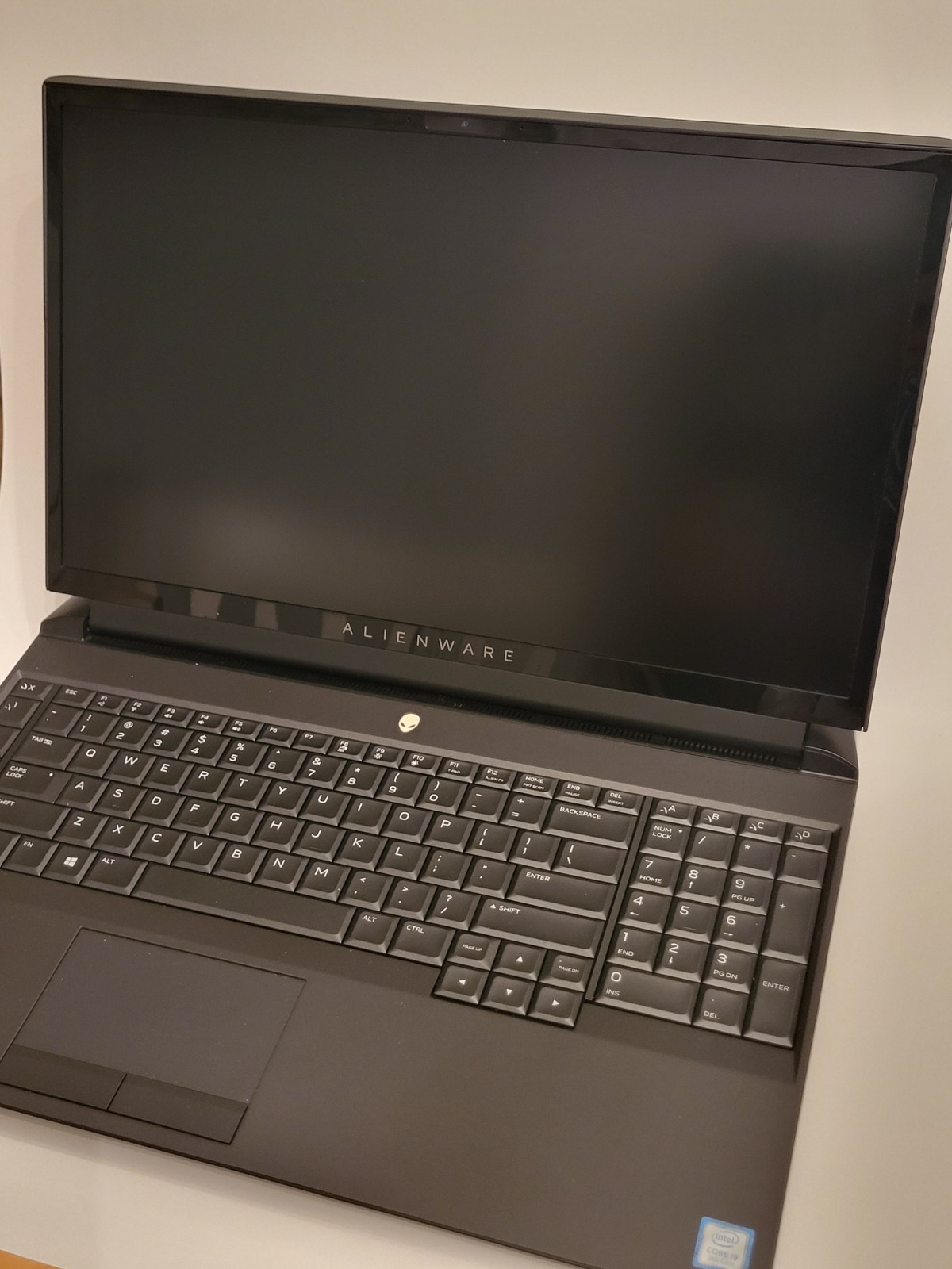 Alienware Area-51m laptop i9-9900 3.1GHz 16GB ram 1TB HDD 500GB SSD RTX 2070