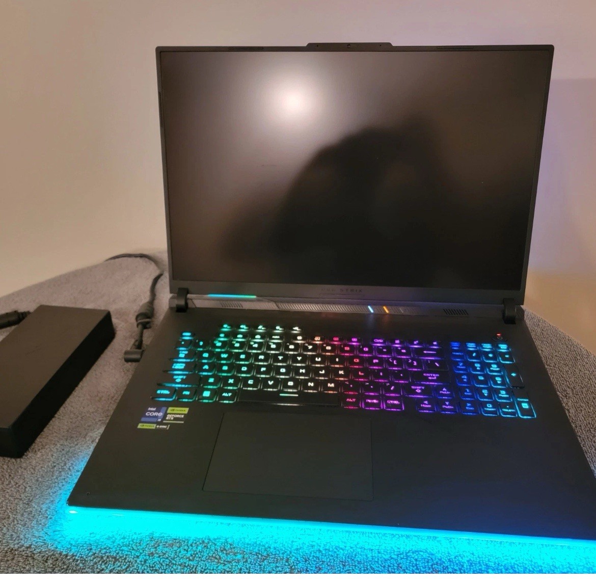 ASUS ROG Strix 18 G834JY-XS97 i9 13th Gen, RTX 4090, PARTS/REPAIR *** READ ***