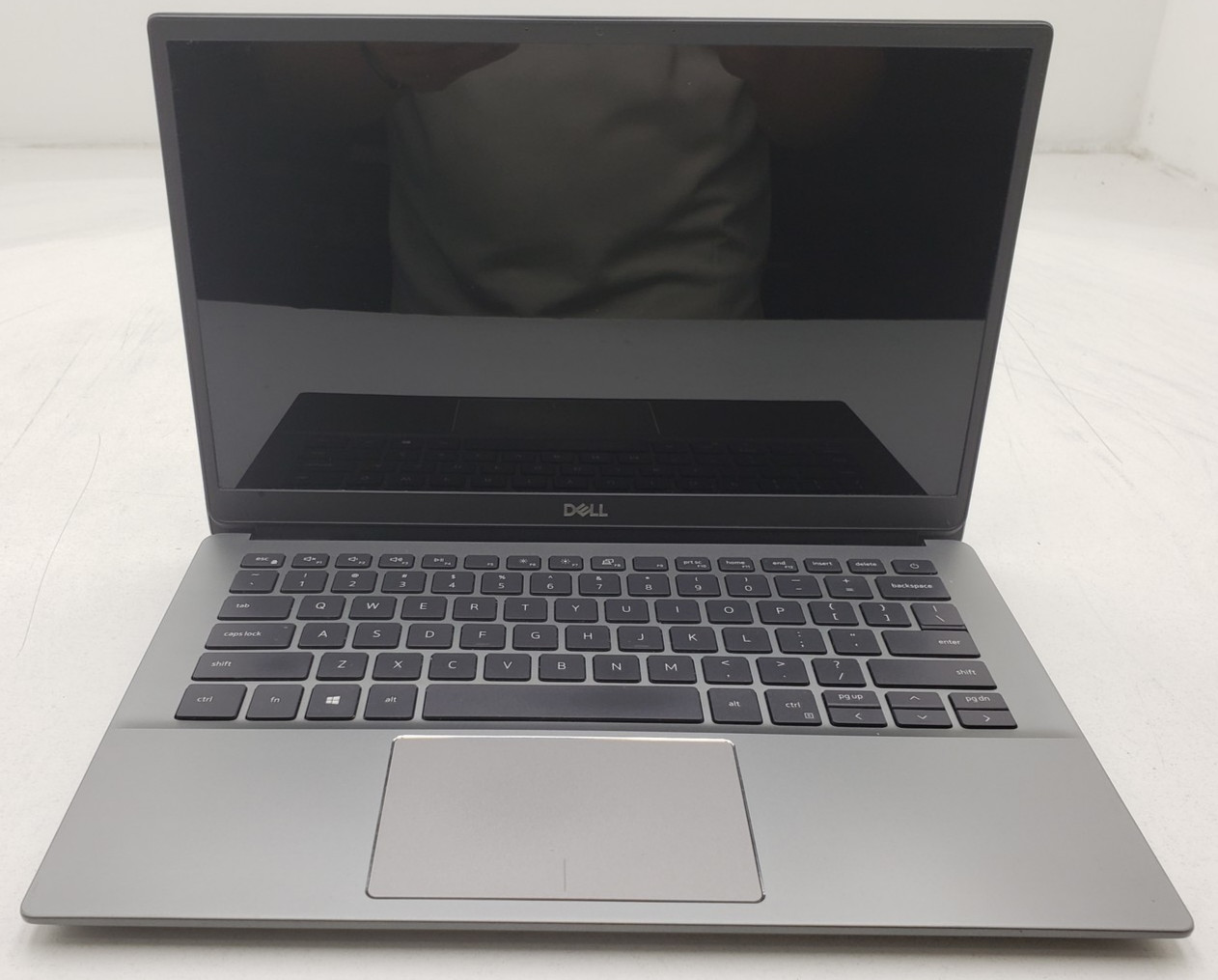 Dell Latitude 3301 Intel i7-8565U 8GB RAM 256GB SSD Windows 11 Pro 13.3″ Laptop.
