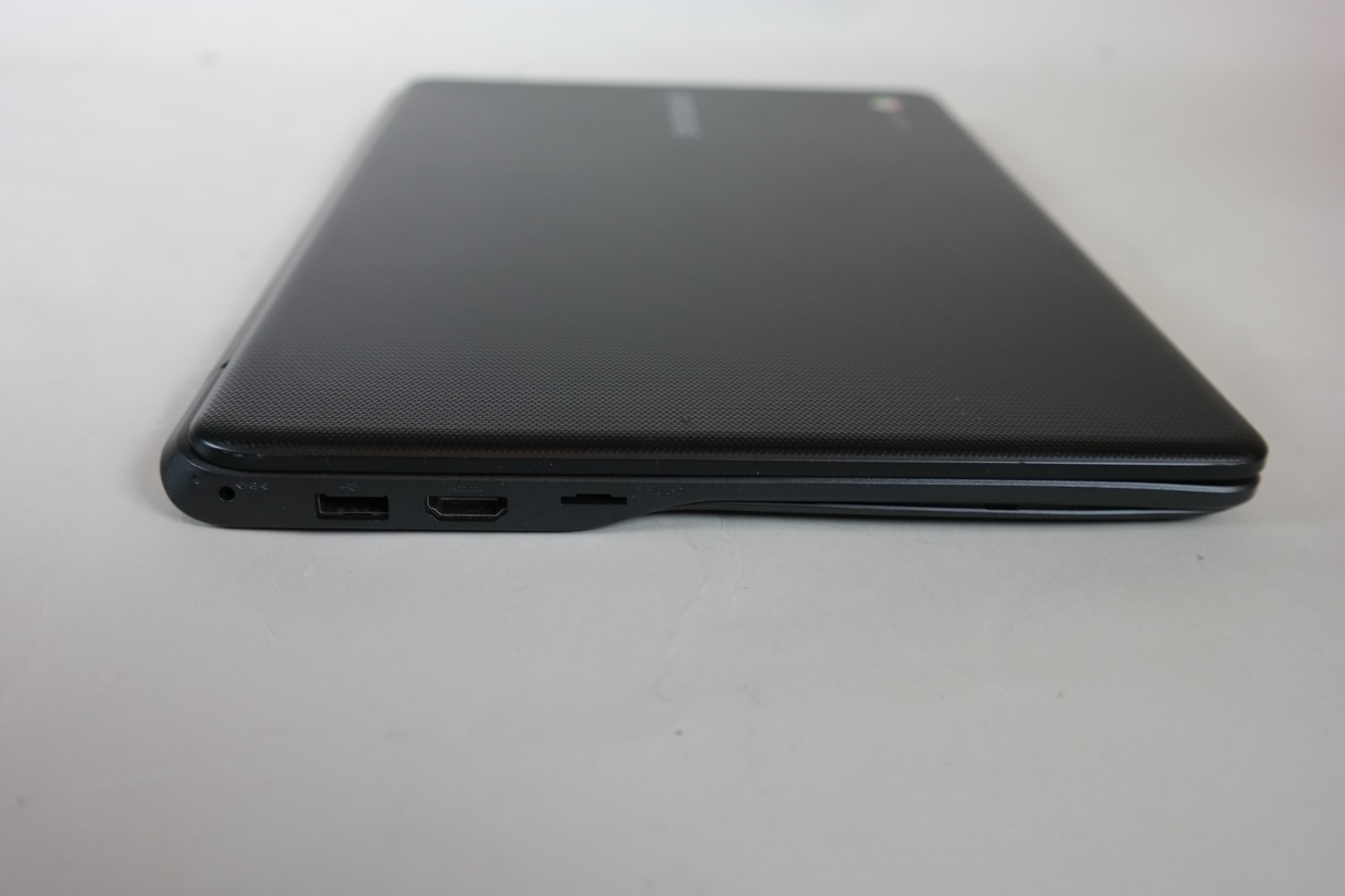 Samsung Chromebook 3 11.6″ Intel Celeron N 2.48 – 2GB RAM– 16GB SSD– Bad Battery