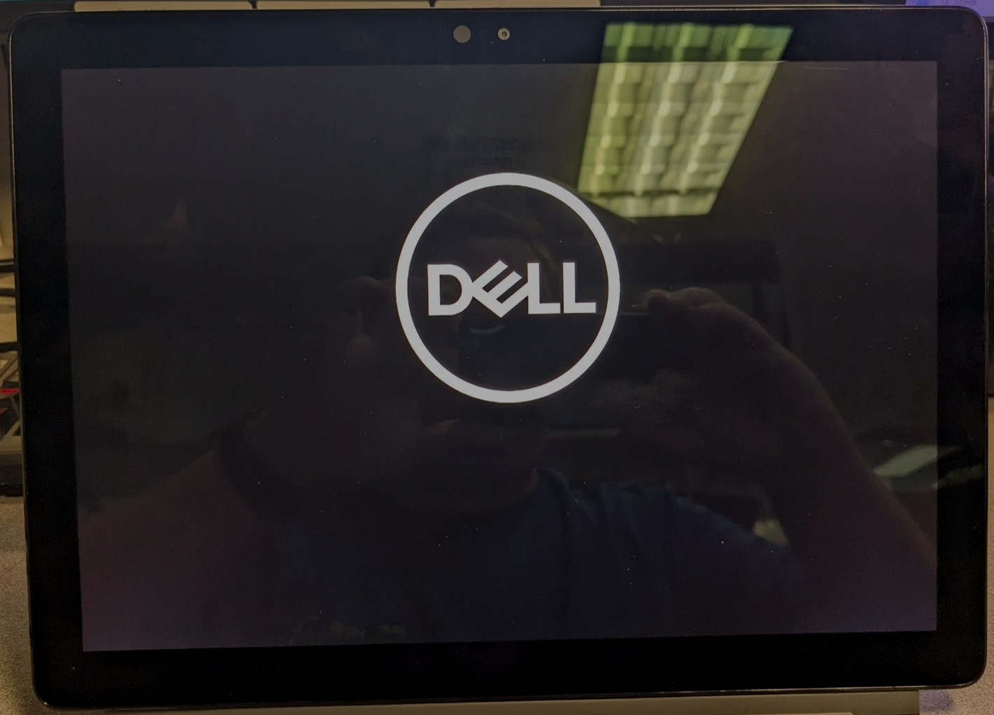 DELL LATITUDE 7210 2-IN-1 i5-10310U @ 1.70GHz, 8GB RAM, NO HDD/OS – (FOR PARTS)