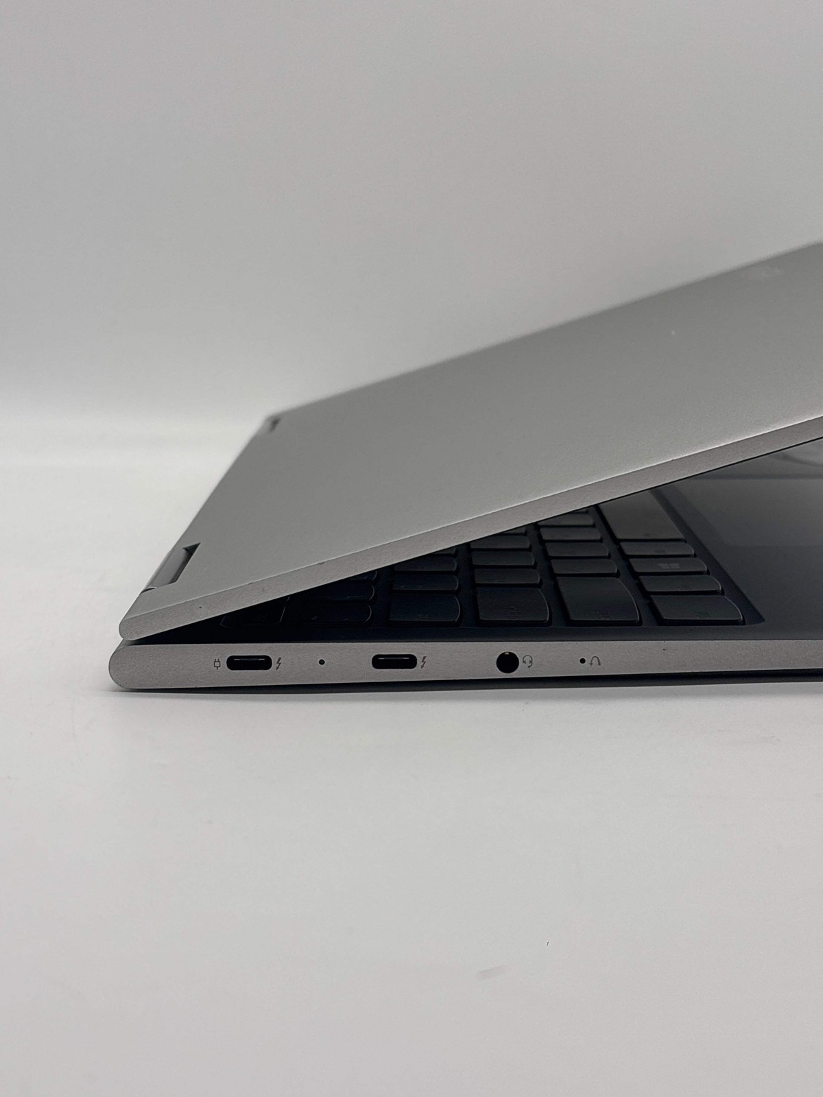 Lenovo Yoga 730-13IKB 2-in-1 i5-8250U 8GB RAM 256GB SSD Used
