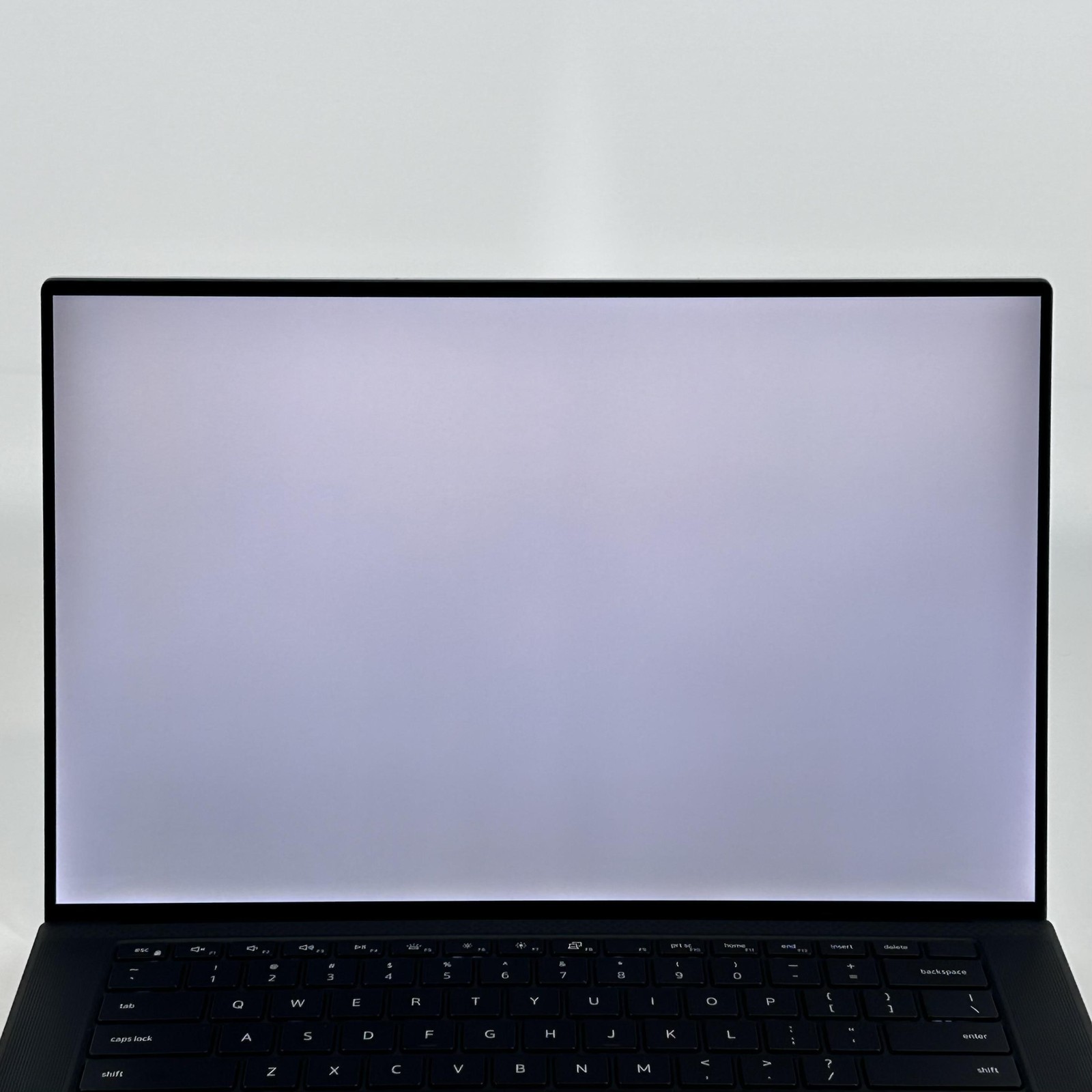 Dell XPS 15 9500 UHD+ TOUCH i7-10750H 2.60GHz 16GB 1TB SSD GTX 1650 Ti Pink Hue