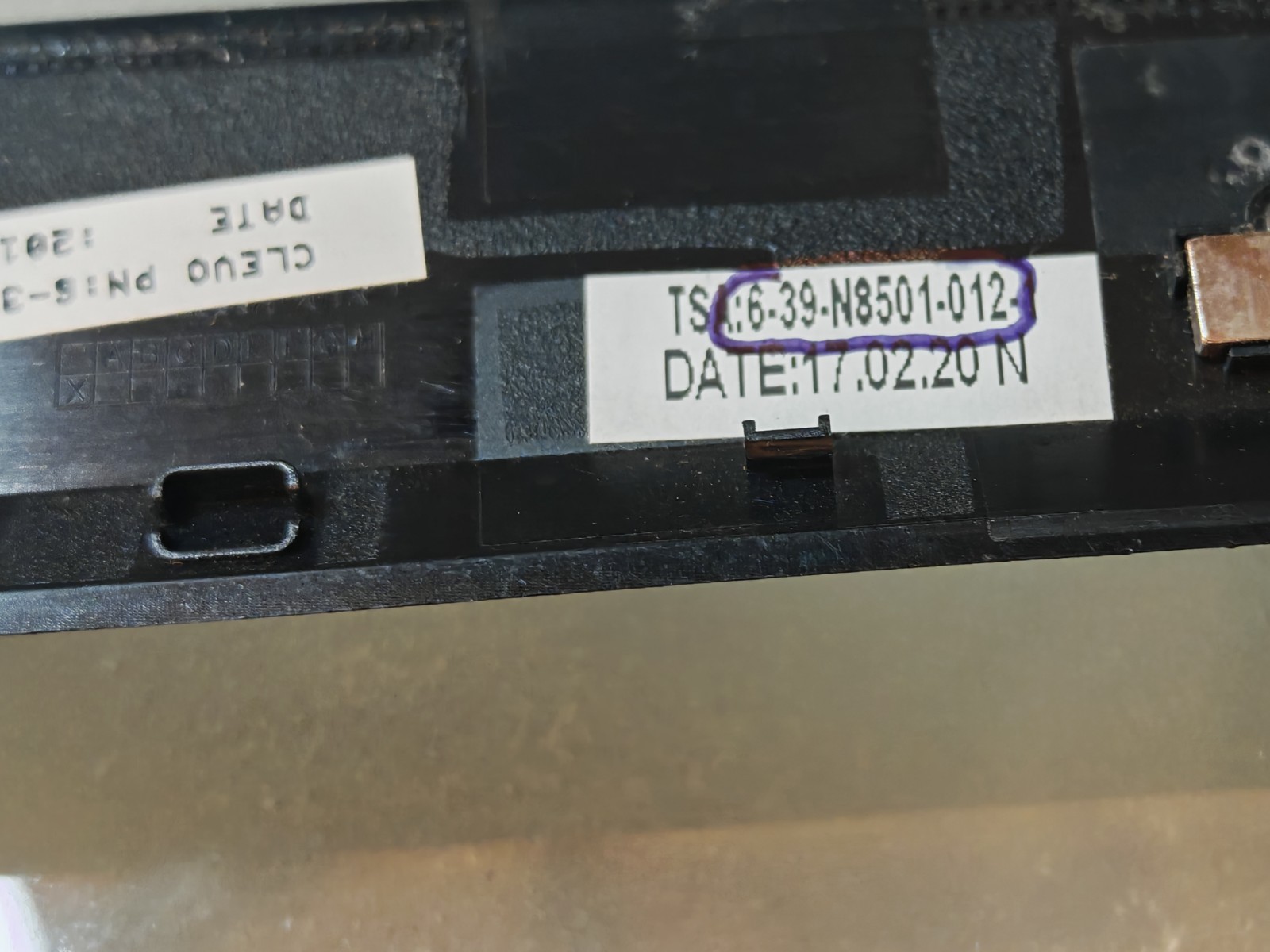 XMG CLEVO A507 N850HK FRAME FRAME COVER DISPLAY 6-39-N8501-012