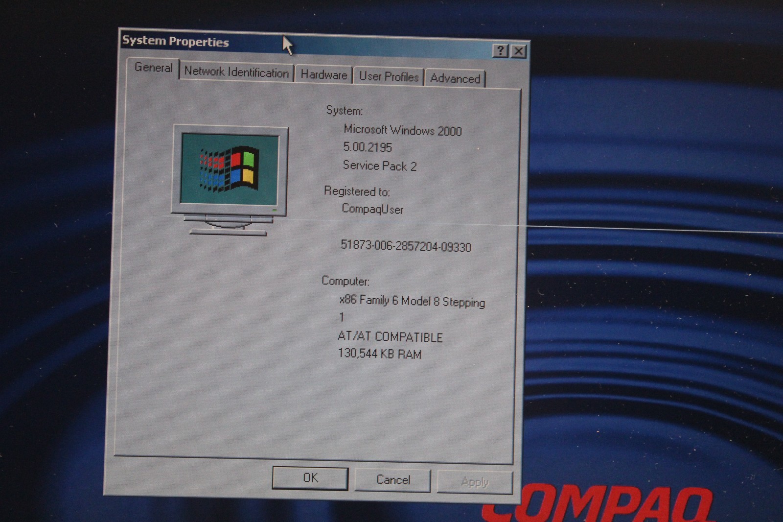 #28 Vintage Compaq Armada M700 Pentium III 128 MB ram, 14.1″ screen WINDOW 2000