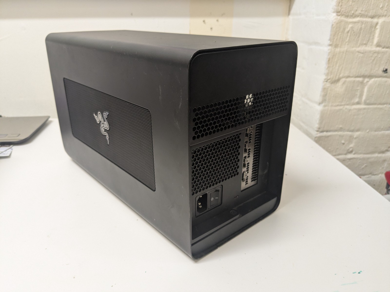 Razer Core X With Radeon Vega 64 External GPU Graphics Enclosure – Black Tested
