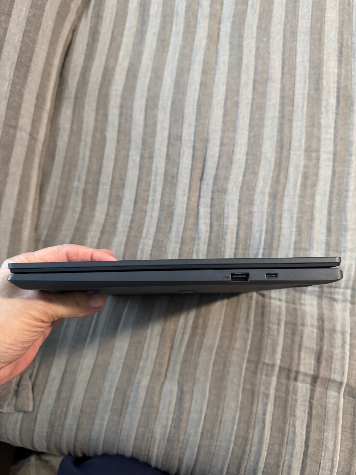 ASUS Chromebook CX1500CNA 15.6″ (64GB eMMC, Intel Celeron N3350, 4GB)